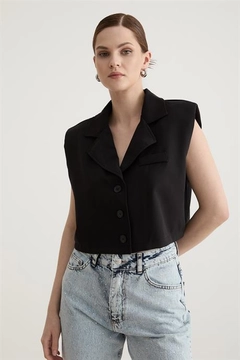 Una modella di abbigliamento all'ingrosso indossa lev10487-vest-with-shoulder-padding-detail-black, vendita all'ingrosso turca di Veste di Levure