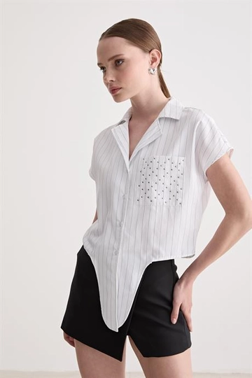 Модел на дрехи на едро носи  Риза С Бели Райета С Детайли Drop Stone
, турски едро Риза на Levure