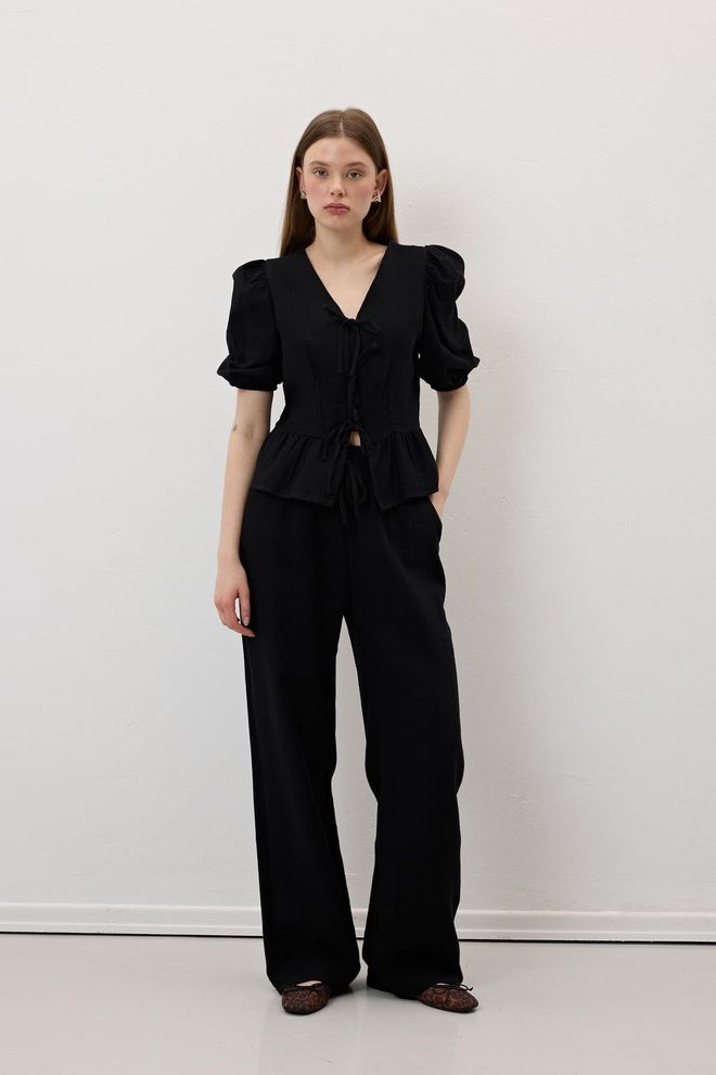 Levure Blouse En Mueslin Élastique À Manches Nouées Sur Le Devant Noir Vêtements en gros Mignon