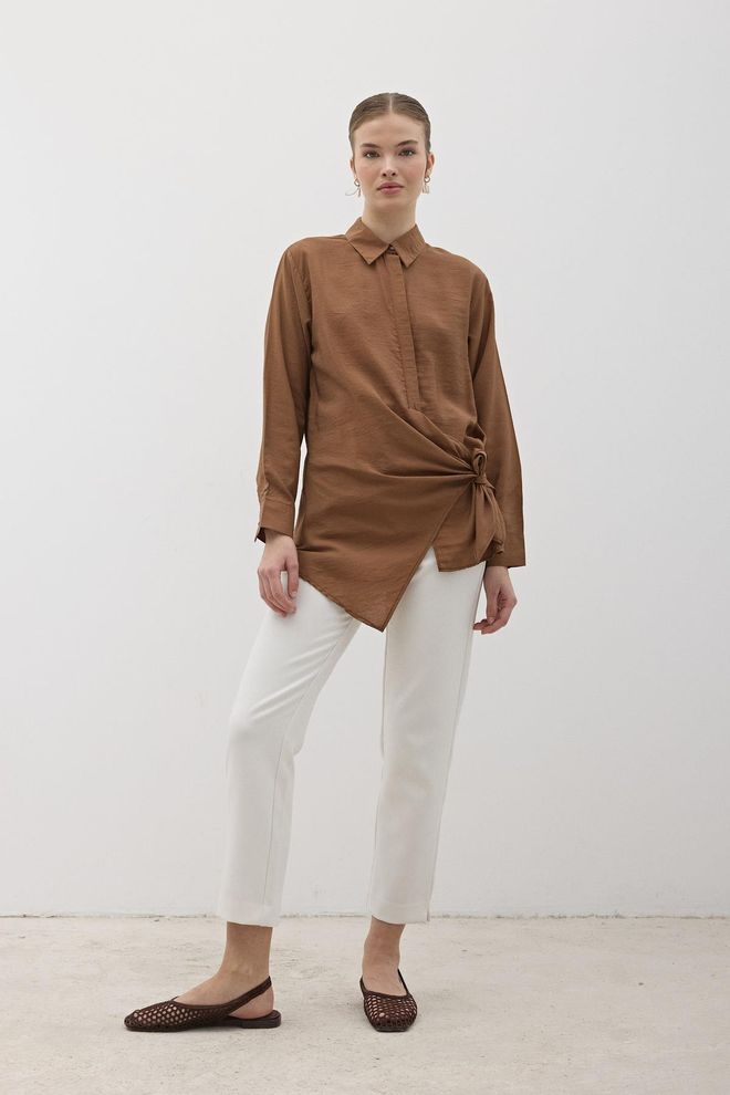 Levure Camisa Modal Con Lazo Lateral Marrón Ropa al por mayor Formal