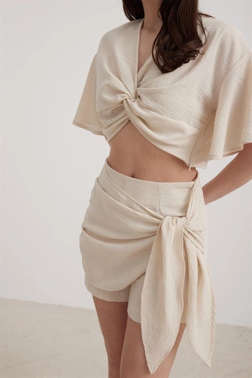 A wholesale clothing model wears  Women's Linen Tie Front Shorts Skirt
, Turkish wholesale Shorts of Levure