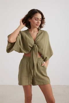 A wholesale clothing model wears lev10135-women's-muslin-tie-blouse-khaki, Turkish wholesale Crop Top of Levure