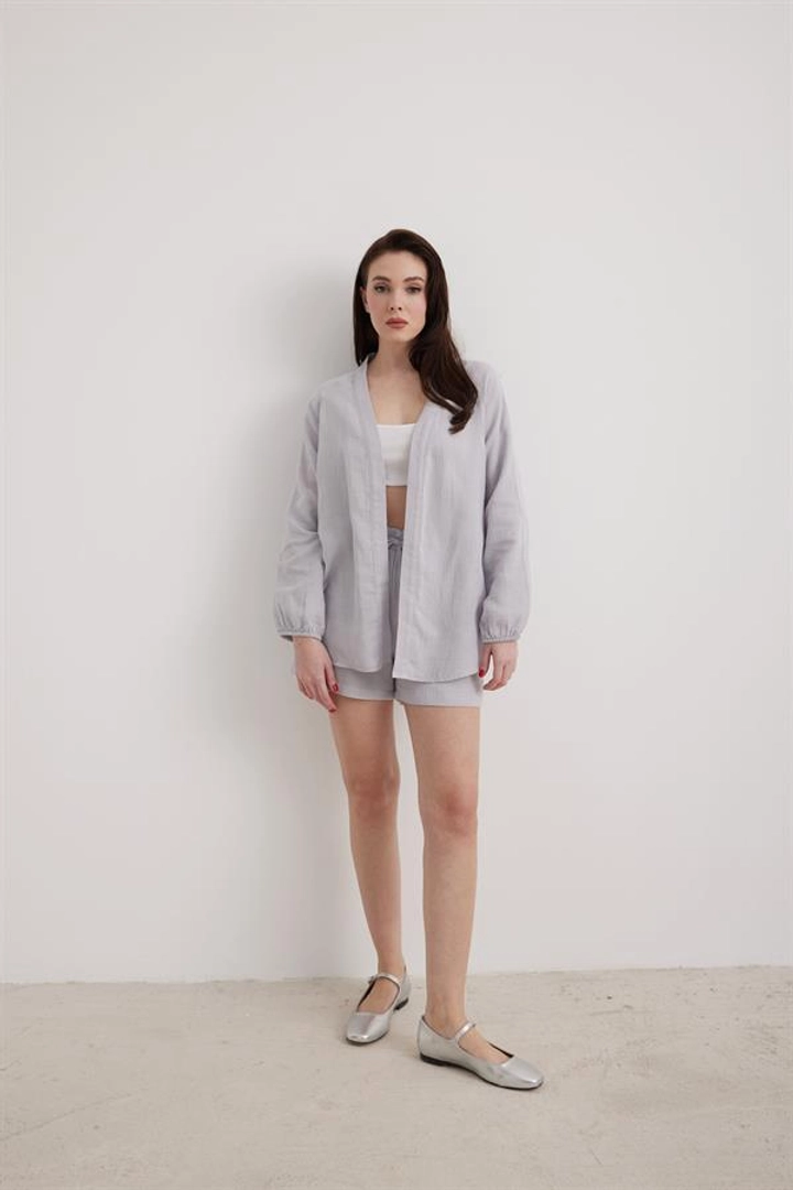 A wholesale clothing model wears lev10184-women's-muslin-elastic-waist-shorts-gray, Turkish wholesale Shorts of Levure