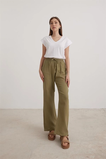 A wholesale clothing model wears  Muslin Loose Women's Trousers Khaki
, Turkish wholesale Pants of Levure