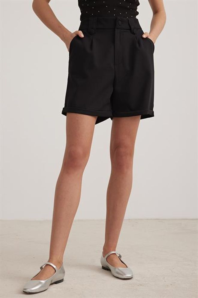 Levure Pantaloncini da donna con dettagli abbottonati Neri Abbigliamento all'ingrosso Casuale