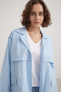 A wholesale clothing model wears lev10331-blue, Turkish wholesale Trenchcoat of Levure