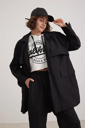 A wholesale clothing model wears  T27-8128 Black
, Turkish wholesale Trenchcoat of Levure