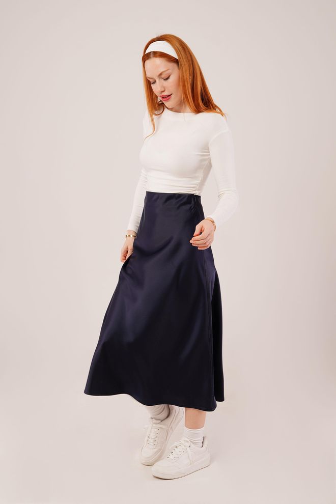 Lustrin Gonna Midi In Raso Blu Scuro Con Taglio A Campana Abbigliamento all'ingrosso Elegante