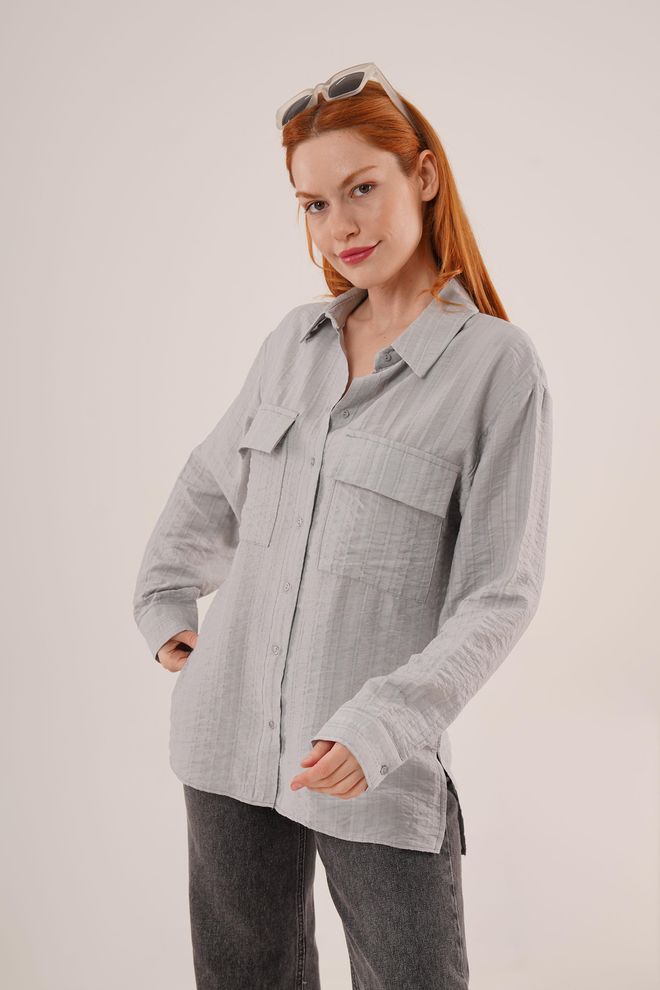 Lustrin Camicia Grigia All'ingrosso Con Tasche E Bottoni A Righe Abbigliamento all'ingrosso Casuale