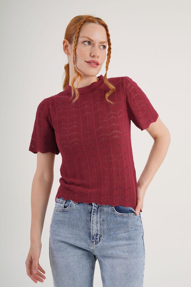 Lustrin Bordowa Czerwona Bluzka Z Zabudowanym Dekoltem I Krótkim Rękawem Hurtowa sprzedaż odzieży Odpoczynek