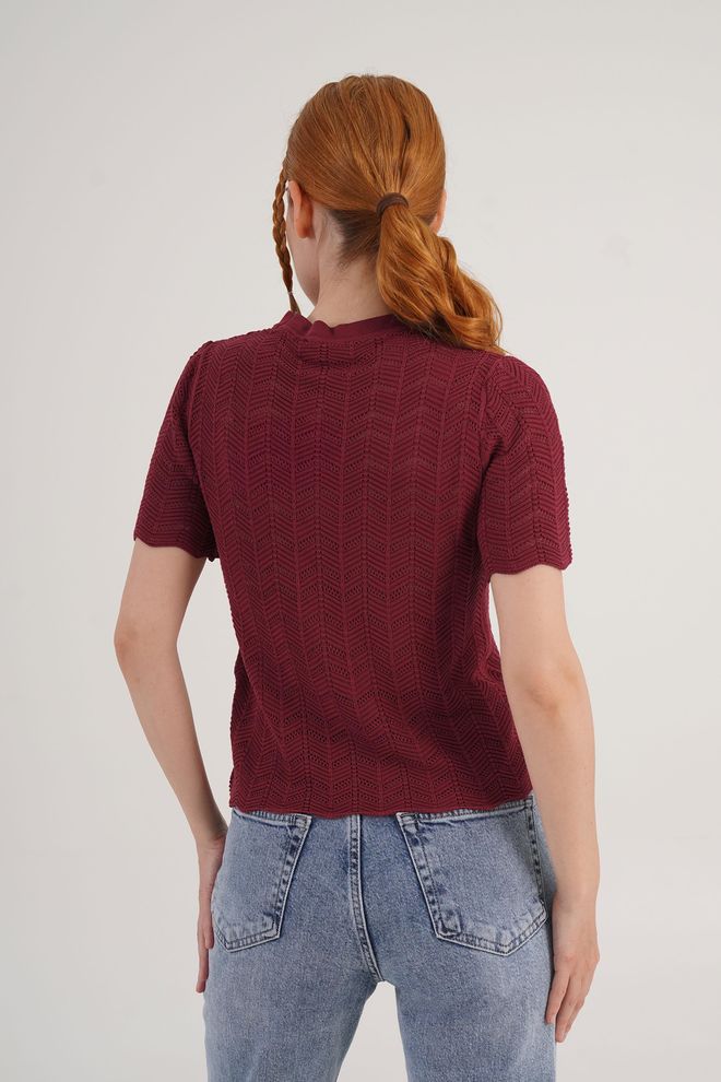 Lustrin Bordowa Czerwona Bluzka Z Zabudowanym Dekoltem I Krótkim Rękawem Hurtowa sprzedaż odzieży Elegancki