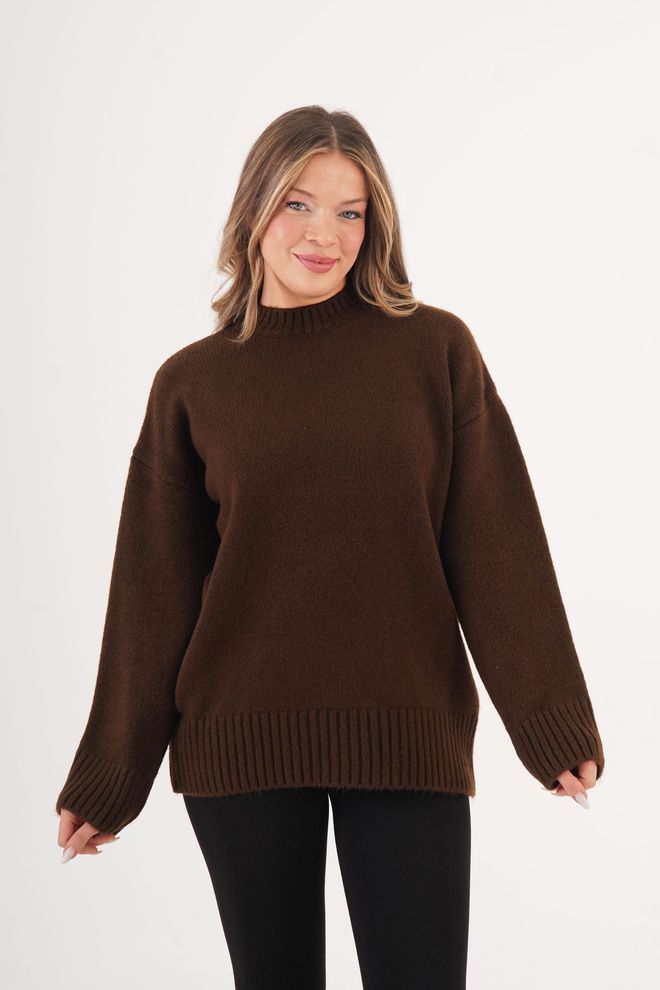 Lustrin Rjav Pulover Oversized Kroja Z Visokim Ovratnikom Oblačila na debelo Skromno