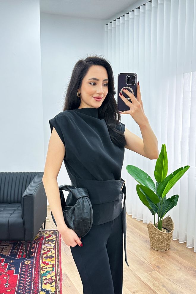 Lustrin Elegant Black Blouse With High Neck And Cap Sleeves Wholesale Clothing Spring