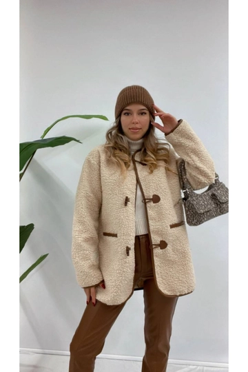 A wholesale clothing model wears  Round Collar Curly Women's Button-Up Coat
, Turkish wholesale Coat of Maxi Modena