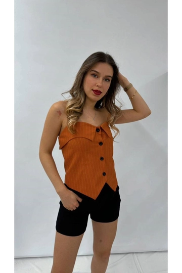 A wholesale clothing model wears  Button Detailed Strapless Blouse
, Turkish wholesale Blouse of Maxi Modena