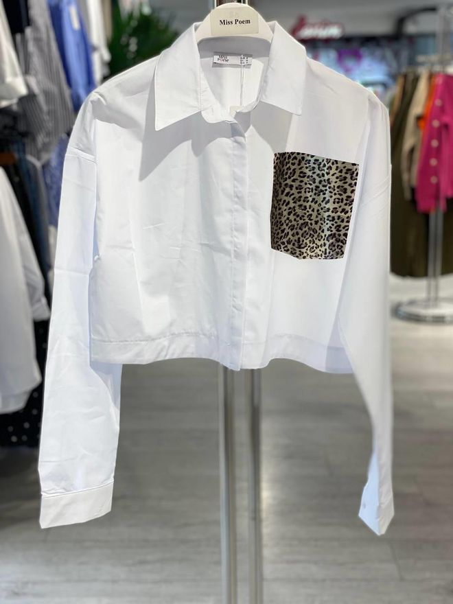 MISS POEM Chemise Courte Décontractée Blanche À Imprimé Léopard Vêtements en gros Décontracté