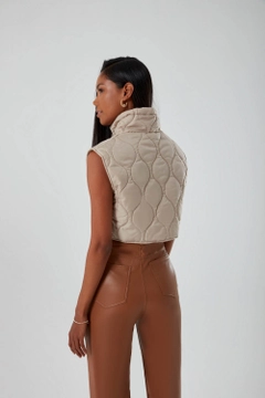 A wholesale clothing model wears MZC10090 - Quilted Short Vest - Stone, Turkish wholesale Vest of MZL Collection