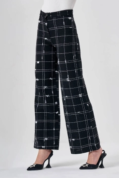 Una modella di abbigliamento all'ingrosso indossa MZC10174 - Trousers - Black, vendita all'ingrosso turca di Pantaloni di MZL Collection