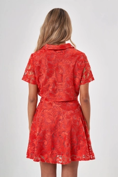 Een kledingmodel uit de groothandel draagt MZC10180 - Shirt - Red, Turkse groothandel Shirt van MZL Collection