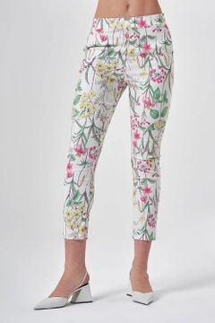 A wholesale clothing model wears MZC10187 - Patterned Skinny Leg Colored Trousers - Multicolor, Turkish wholesale Pants of MZL Collection