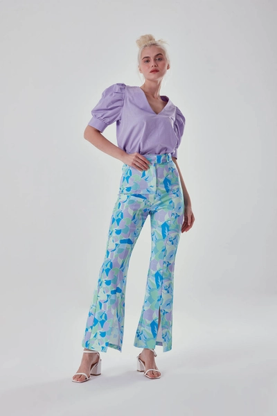 A model wears MZC10100 - Trousers - Multicolor, wholesale Pants of MZL Collection to display at Lonca