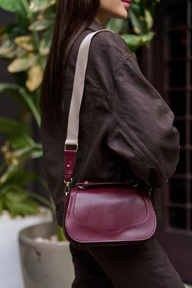 Madamra Cross Strap Hand And Shoulder Bag With Lid Burgundy Wholesale Clothing 4