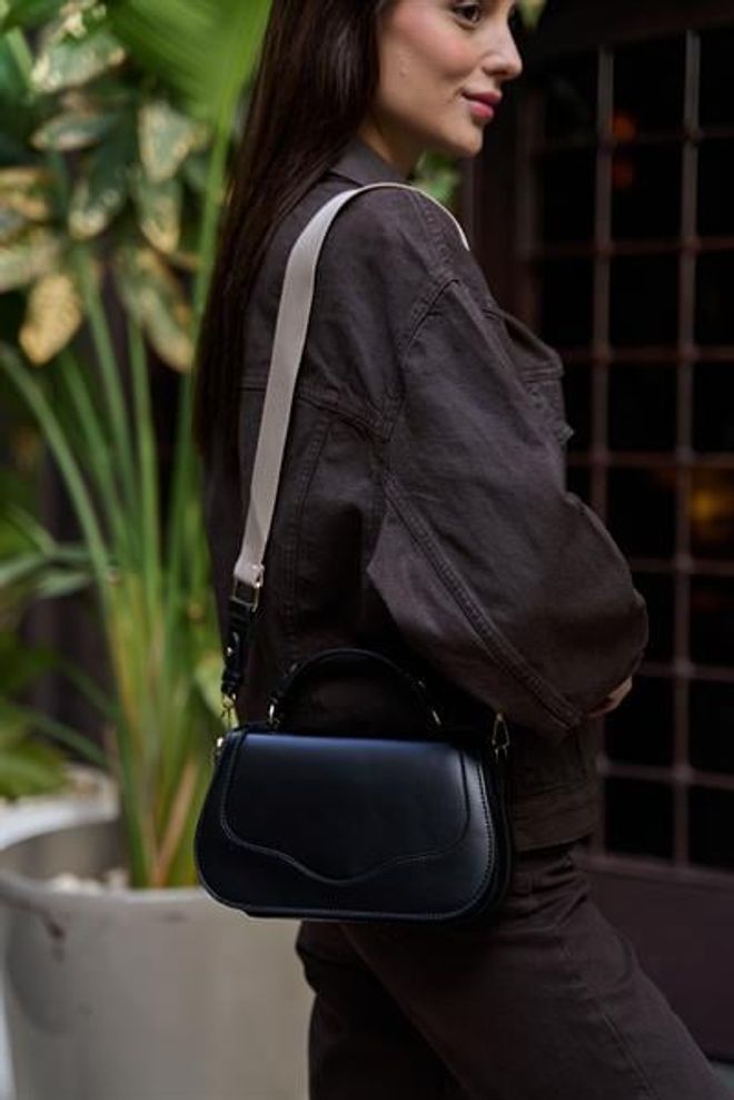 Madamra Cross Strap Hand And Shoulder Bag With Lid Black Wholesale Clothing 2