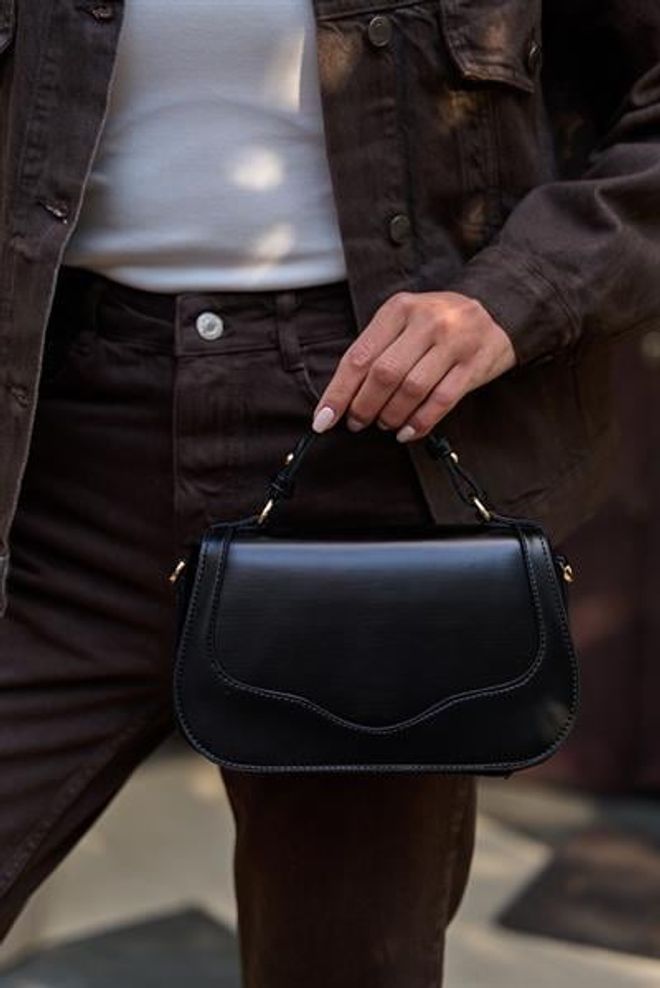 Madamra Cross Strap Hand And Shoulder Bag With Lid Black Wholesale Clothing 3