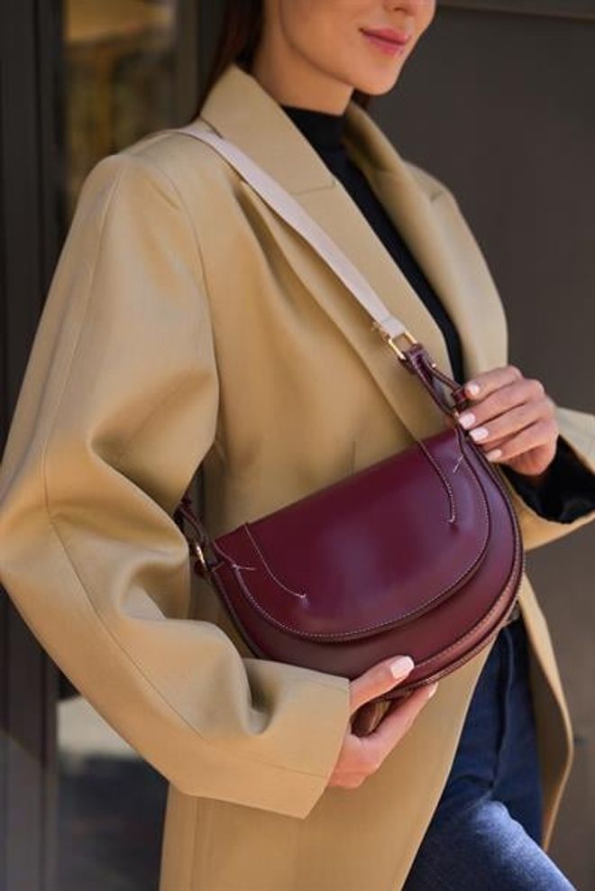 Madamra Hand En Schoudertas Met Contrasterende Stiksels Bordeauxrood Groothandel Kleding 0
