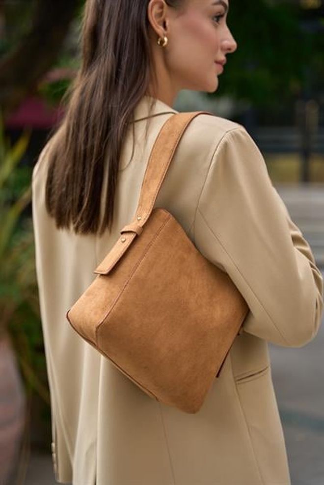 Madamra Shopper Yumuşak Deri Ayarlanabilir Askılı Omuz Çantası Taba Süet Toptan Giyim 0