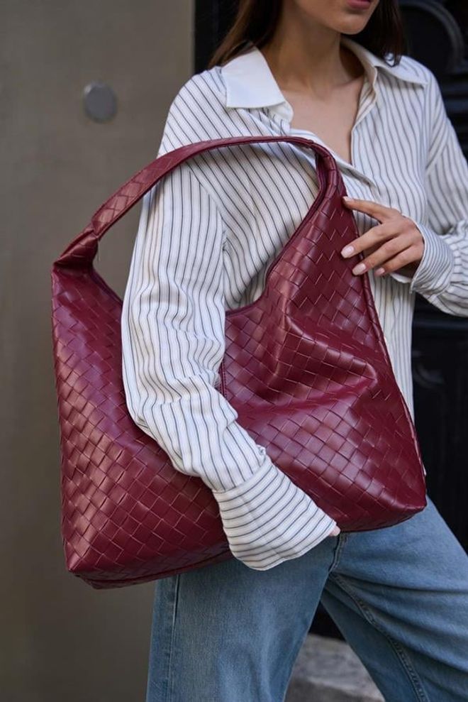 Madamra Burgundy Knit Pattern Shoulder Bag — Elegant & Luxurious Look Wholesale Clothing 4