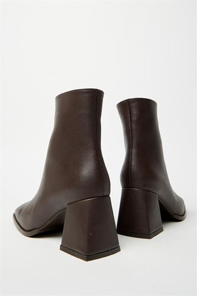 Madamra Stivali Marroni E Tacchi Con Punta A Bottone E Cerniera In Pelle PU A Contrasto Elegante Abbigliamento all'ingrosso 3