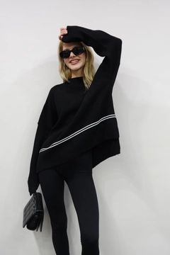 A wholesale clothing model wears 10006-knitwear-sweater-black, Turkish wholesale Sweater of Maestro Woman