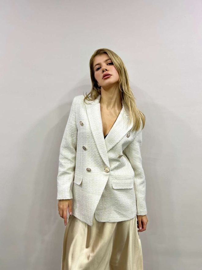 Ilia Giacca Con Bottoni Beige Abbigliamento all'ingrosso Casuale