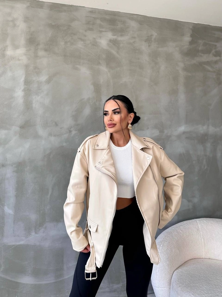 A wholesale clothing model wears 10003-leather-jacket-cream, Turkish wholesale Jacket of Maestro Woman