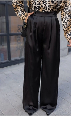 A wholesale clothing model wears mae10048-satin-trousers-black, Turkish wholesale Pants of Maestro Woman