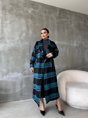 A wholesale clothing model wears  Raised Plaid Coat - Black
, Turkish wholesale Coat of Maestro Woman