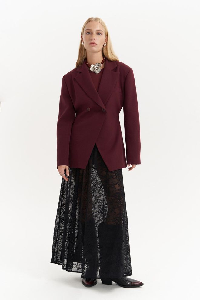 Mai Collection Allegany Burgundski Blazer S Sedečim Pasom Oblačila na debelo Eleganten