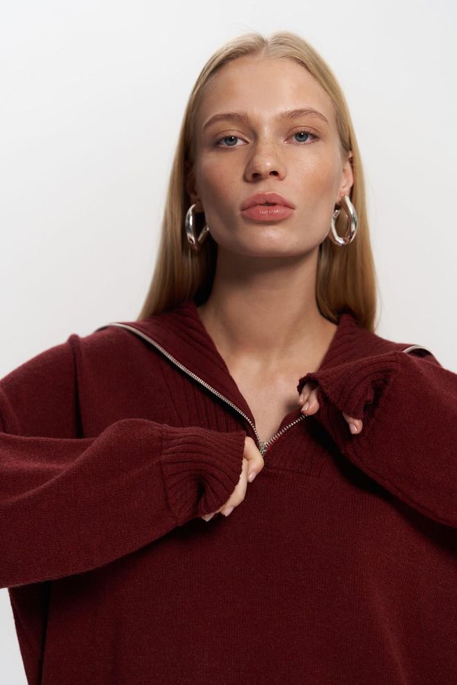 Mai Collection Lorna Burgundski Pleteninski Pulover Z Zadrgo Oblačila na debelo Ležerno