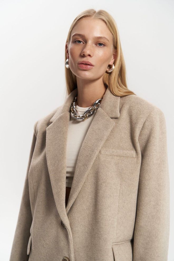 Mai Collection Μπεζ Μπουφάν Μπλέιζερ Single breasted Oversized Χονδρικό εμπόριο ενδυμάτων Σαλόνι