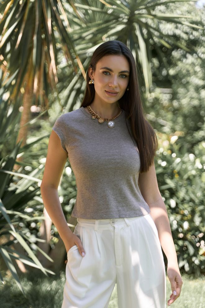 Mai Collection Maglietta Grigia Casuale Elegante Con Manica Ad Aletta Abbigliamento all'ingrosso Casuale