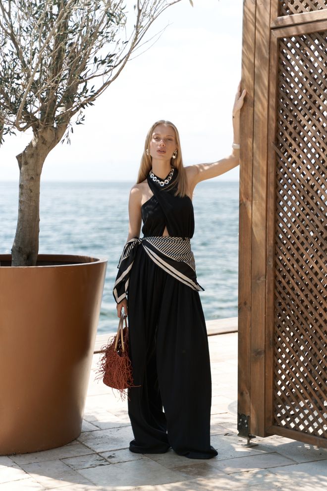 Mai Collection Zwarte Elegante Tailored Mouwloze Jumpsuit Groothandel Kleding 5