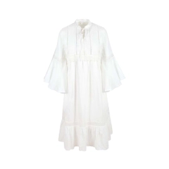 Ein Bekleidungsmodell aus dem Großhandel trägt 23346 - Guipure Detailed Pure Organic Cotton Midi Dress - White, türkischer Großhandel Kleid von Mare Style