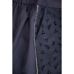 Una modella di abbigliamento all'ingrosso indossa 23353 - Wide Cut Organic Cotton Embroidered Pants - Navy, vendita all'ingrosso turca di Pantaloni di Mare Style