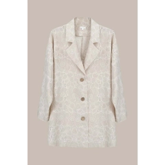 Una modella di abbigliamento all'ingrosso indossa 23357 - Comfortable Cut Buttoned Linen Embroidered Jacket, vendita all'ingrosso turca di Giacca di Mare Style