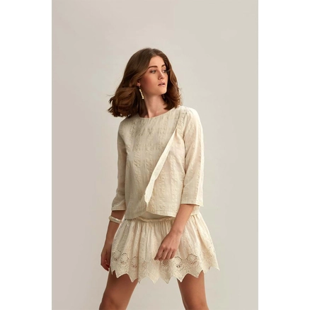 A model wears 23358 - Cotton Linen Blend Patterned Blouse - Beige, wholesale undefined of Mare Style to display at Lonca