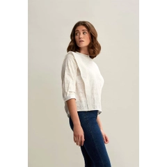 A wholesale clothing model wears 23359 - Round Neck 3/4 Sleeve Cotton Embroidered Blouse - White, Turkish wholesale Blouse of Mare Style