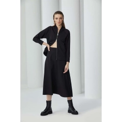 Un model de îmbrăcăminte angro poartă 23372 - Zippered Brode Detailed Sweatshirt - Black, turcesc angro Hanorac de Mare Style