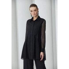 Ein Bekleidungsmodell aus dem Großhandel trägt 33196 - Comfortable Cut Transparent Sleeve Embroidered Shirt - Black, türkischer Großhandel Hemd von Mare Style