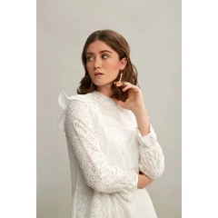 A wholesale clothing model wears 33202 - Crew Neck Long Sleeve Mini Cotton Embroidered Dress - White, Turkish wholesale Dress of Mare Style